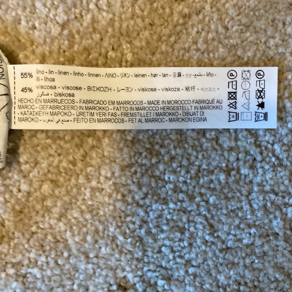 Set of three Zara shirts. Size medium. White shirt NWT, others worn once. - Picture 6 of 11